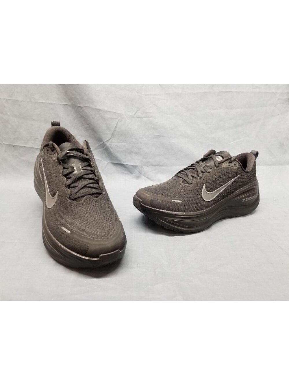 Nike Vomero Plus Black HV8154 001 Women's Size 7.5 NEW NO BOX !